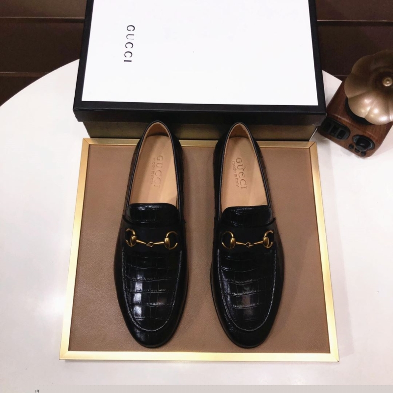 G*u*i leather shoes